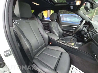 2018 BMW 3 Series Sedan 330i xDrive - miniatura 18