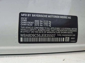 2018 BMW 3 Series Sedan 330i xDrive - miniatura 5