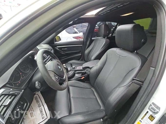2018 BMW 3 Series Sedan 330i xDrive - miniatura 6