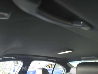 2018 BMW 3 Series Sedan 330i xDrive - miniatura 11