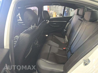 2018 BMW 3 Series Sedan 330i xDrive - miniatura 13