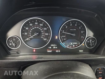 2018 BMW 3 Series Sedan 330i xDrive - miniatura 12