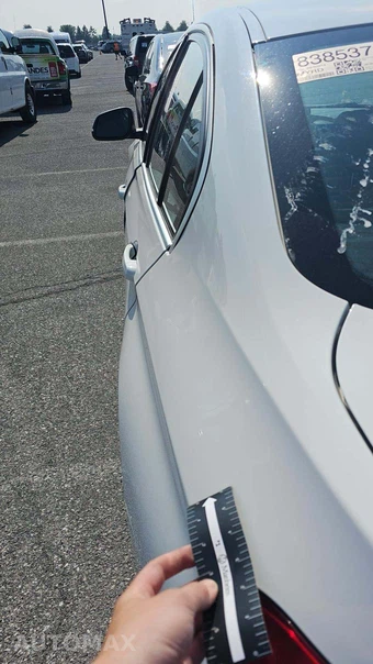 2018 BMW 3 Series Sedan 330i xDrive - miniatura 32