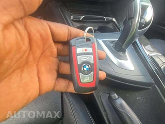 2018 BMW 3 Series Sedan 330i xDrive - miniatura 5
