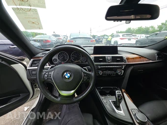 2018 BMW 3 Series Sedan 330i xDrive - miniatura 16
