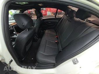 2018 BMW 3 Series Sedan 330i xDrive - miniatura 18