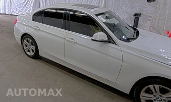 2018 BMW 3 Series Sedan 330i xDrive - miniatura 3