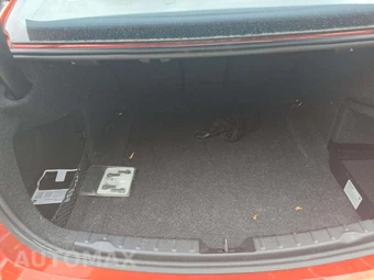 2018 BMW 3 Series Sedan 330i xDrive - miniatura 11