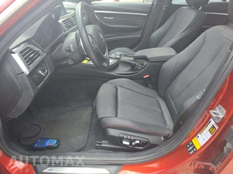 2018 BMW 3 Series Sedan 330i xDrive - miniatura 3