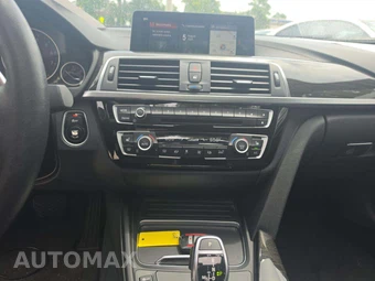 2018 BMW 3 Series Sedan 330i xDrive - miniatura 7