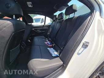 2018 BMW 3 Series Sedan 330i xDrive - miniatura 10
