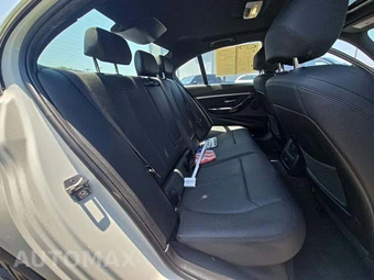 2018 BMW 3 Series Sedan 330i xDrive - miniatura 13