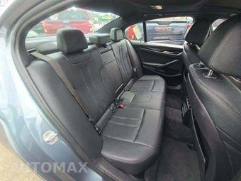 2018 BMW 5 Series Sedan 530i xDrive - miniatura 16
