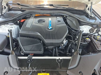 2018 BMW 5 Series Sedan iPerformance - miniatura 15