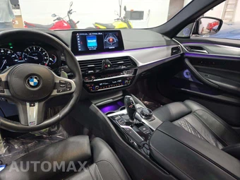 2018 BMW 5 Series Sedan M550i xDrive - miniatura 10