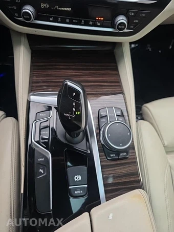 2018 BMW 5 Series Sedan xDrive iPerformance M SPORT LINE - miniatura 31