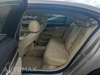 2018 BMW 7 Series Sedan 740i - miniatura 16