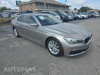 2018 BMW 7 Series Sedan 740i - miniatura 3