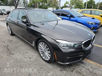 2018 BMW 7 Series Sedan 740i - miniatura 3