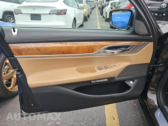 2018 BMW 7 Series Sedan 740i - miniatura 9