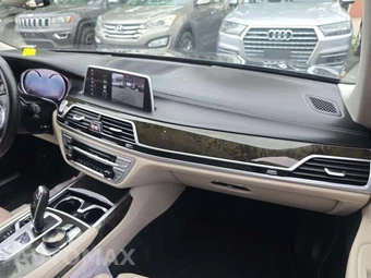 2018 BMW 7 Series Sedan 740i - miniatura 19
