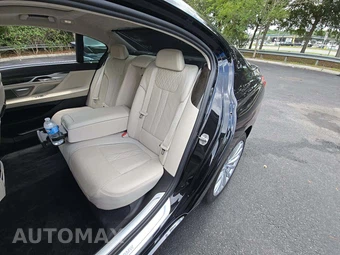2018 BMW 7 Series Sedan 740i xDrive - miniatura 13