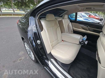2018 BMW 7 Series Sedan 740i xDrive - miniatura 16