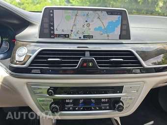 2018 BMW 7 Series Sedan 740i xDrive - miniatura 25