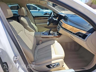 2018 BMW 7 Series Sedan 750i - miniatura 18
