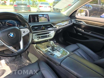 2018 BMW 7 Series Sedan 750i xDrive - miniatura 10