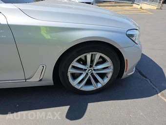 2018 BMW 7 Series Sedan 750i xDrive - miniatura 24