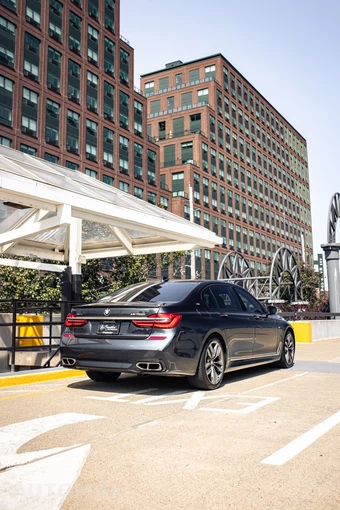 2018 BMW 7 Series Sedan M760i xDrive - miniatura 10