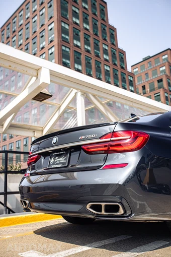 2018 BMW 7 Series Sedan M760i xDrive - miniatura 11
