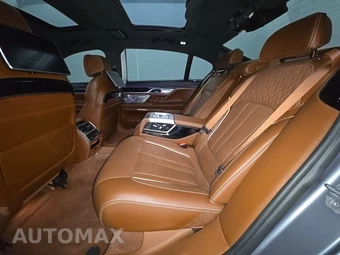 2018 BMW 7 Series Sedan M760i xDrive - miniatura 13