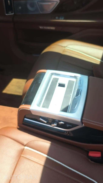 2018 BMW 7 Series Sedan M760i xDrive - miniatura 23