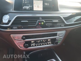 2018 BMW 7 Series Sedan M760i xDrive - miniatura 11
