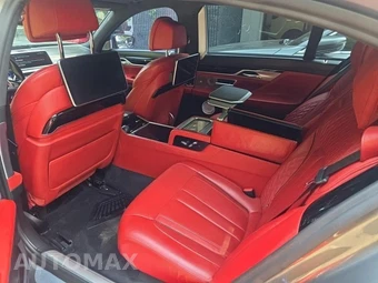 2018 BMW 7 Series Sedan M760i xDrive - miniatura 16