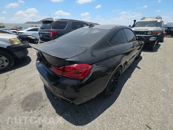 2018 BMW M4 Coupe - miniatura 4
