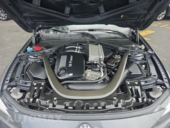 2018 BMW M4 Coupe - miniatura 18