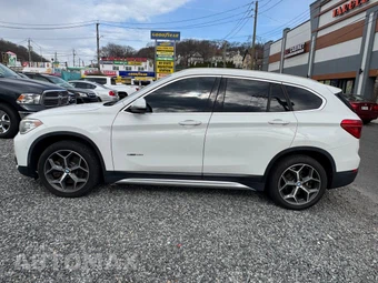 2018 BMW X1 Sports Activity Vehicle sDrive28i - miniatura 4