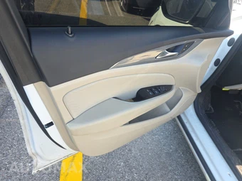 2018 Buick Regal Sportback Preferred Hatchback 1SB - miniatura 9