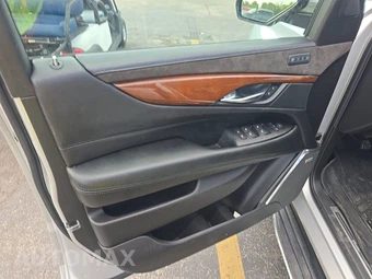 2018 Cadillac Escalade ESV Luxury 1SB - miniatura 9