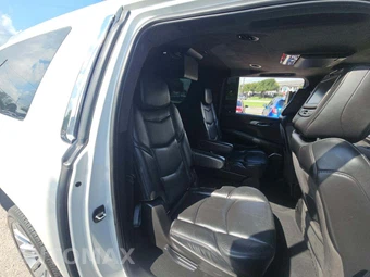 2018 Cadillac Escalade ESV Platinum 1SD - miniatura 17