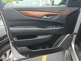 2018 Cadillac Escalade Luxury 1SB - miniatura 9