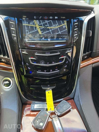 2018 Cadillac Escalade Luxury 1SB - miniatura 10