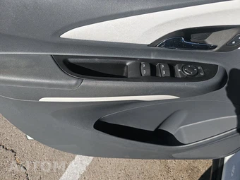 2018 Chevrolet Bolt EV LT 2LT - miniatura 9