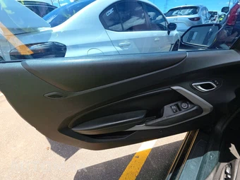 2018 Chevrolet Camaro 1LT Coupe - miniatura 9