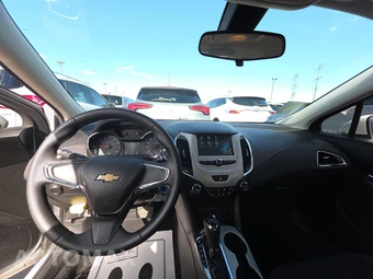 2018 Chevrolet Cruze LS Sedan 1SB - miniatura 11