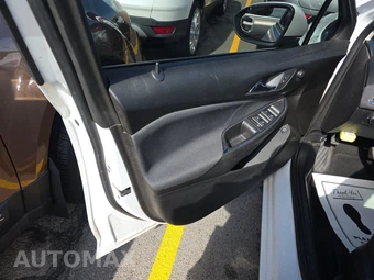 2018 Chevrolet Cruze LS Sedan 1SB - miniatura 9