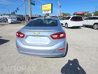 2018 Chevrolet Cruze LS Sedan 1SB - miniatura 4